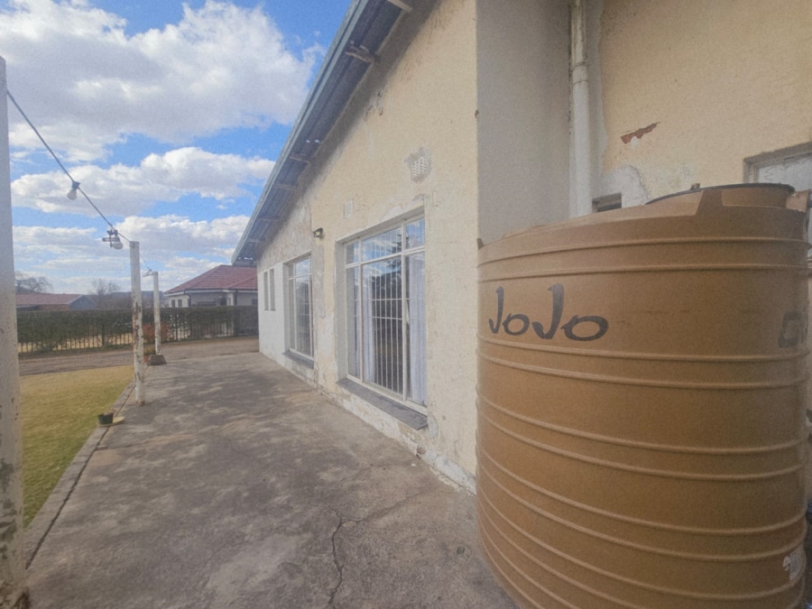 4 Bedroom Property for Sale in Ladybrand Free State